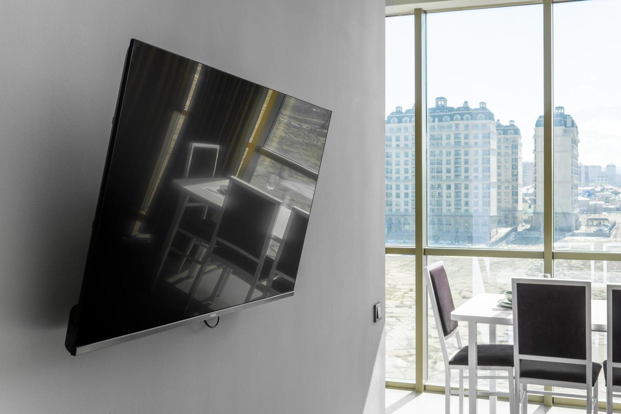 9Th And 6Th Floor Stylish Apartments With Mountainvista Bishkek Luaran gambar