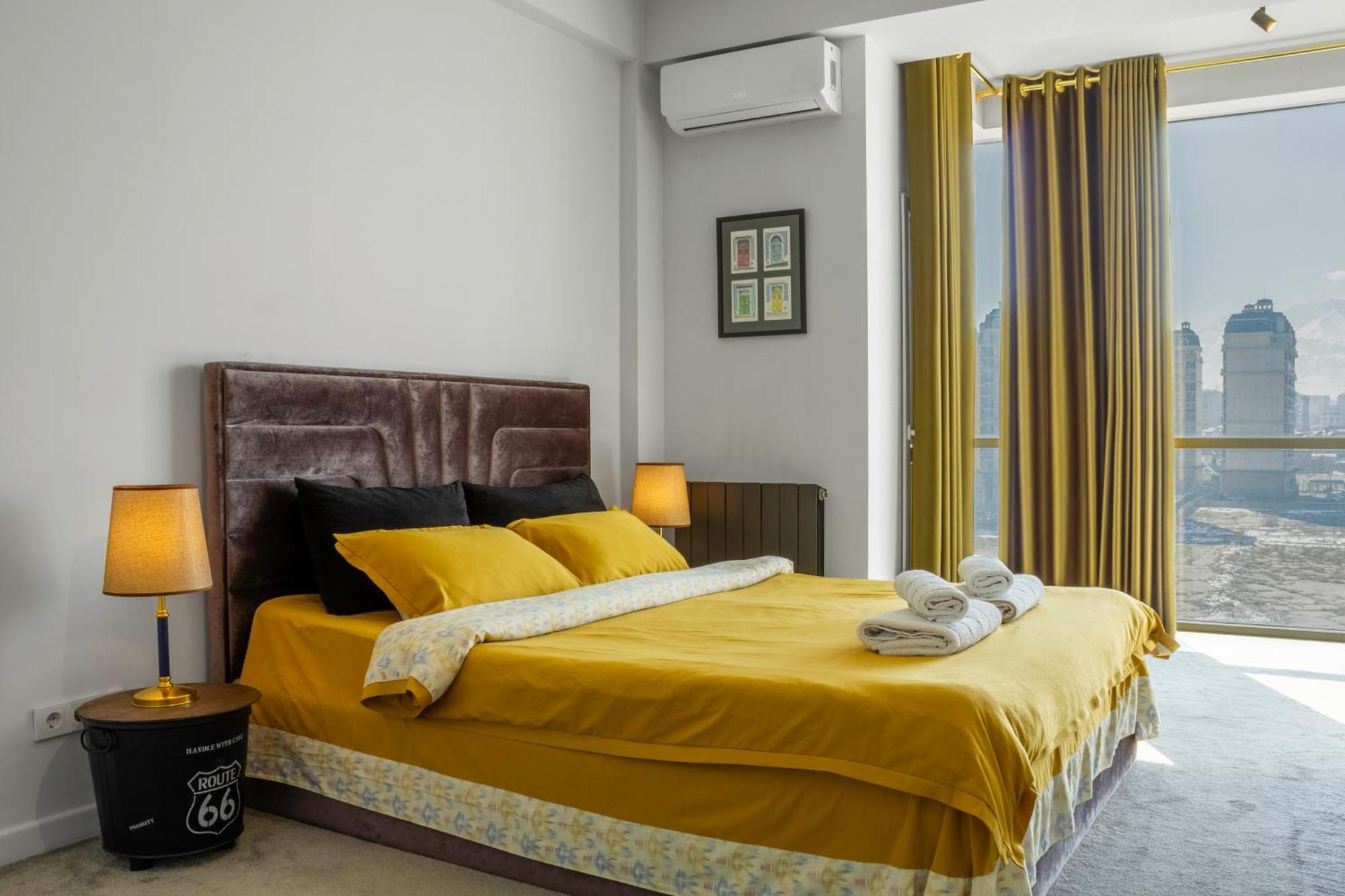9Th And 6Th Floor Stylish Apartments With Mountainvista Bishkek Luaran gambar