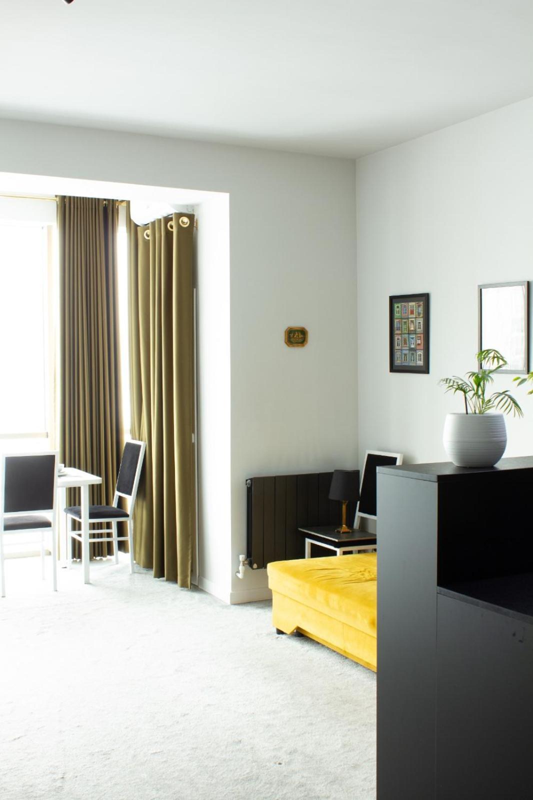 9Th And 6Th Floor Stylish Apartments With Mountainvista Bishkek Luaran gambar