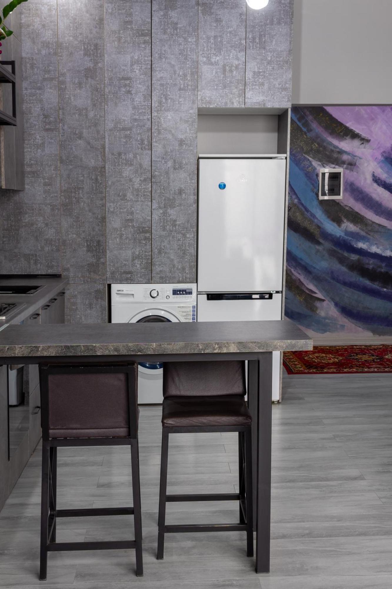 9Th And 6Th Floor Stylish Apartments With Mountainvista Bishkek Luaran gambar