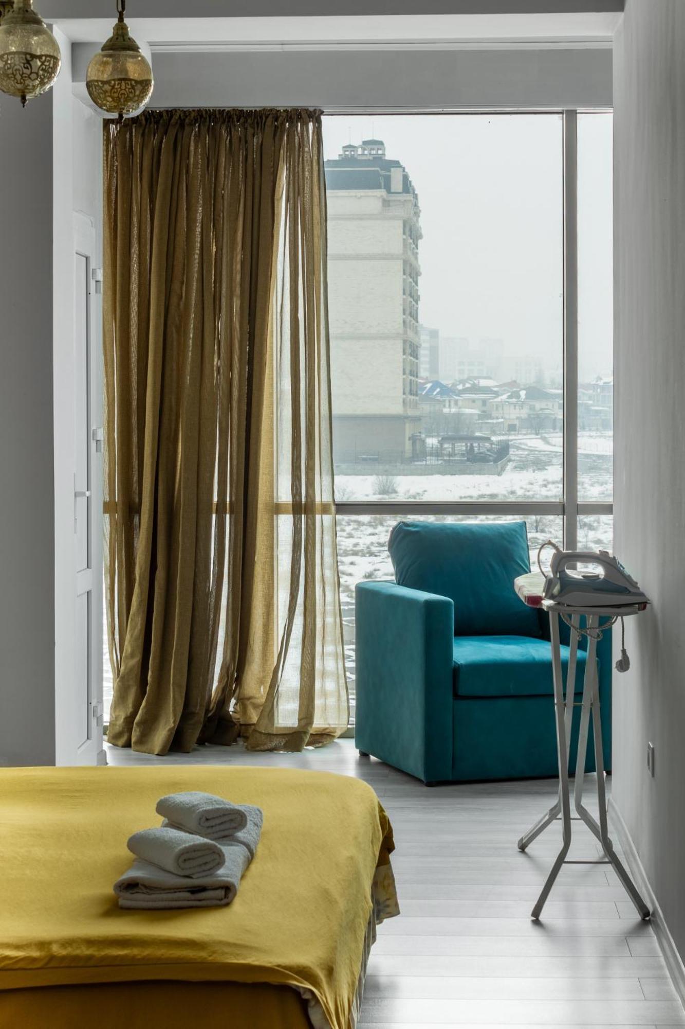 9Th And 6Th Floor Stylish Apartments With Mountainvista Bishkek Luaran gambar